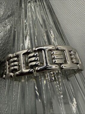 Classic Vintage Monet Chunky Silver tone open work Link Bracelet Sz 7